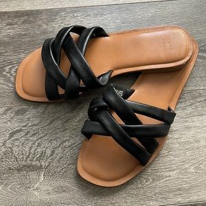 Women’s sandals